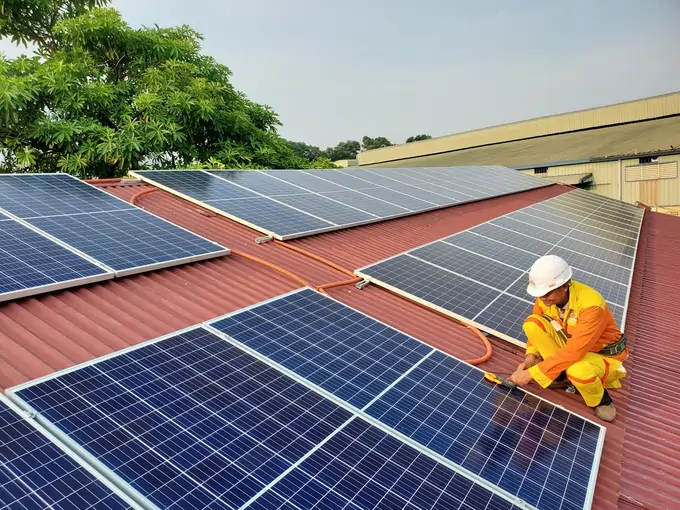 Safety Considerations When Cleaning Solar Panels